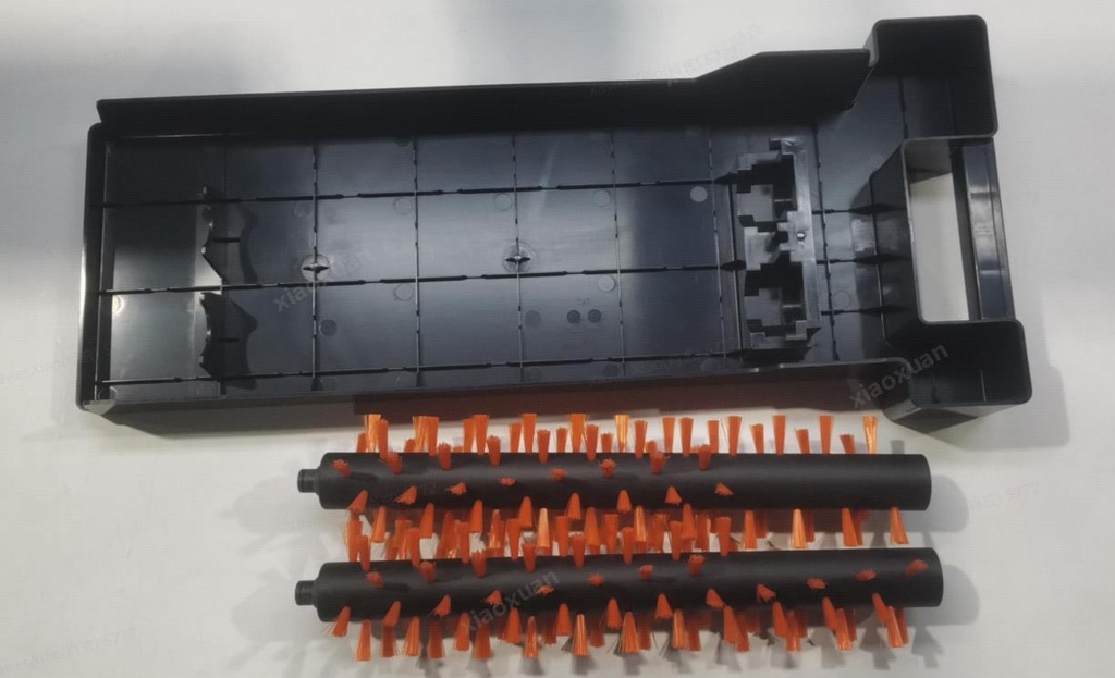 Self-cleaning brush kit for CC1 series scrubber-dryer robots
